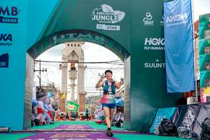 BIB: 300
                            <button type="button" onclick="openModal(24870315)" class="btn btn-primary btn-sm float-right btn-popup" data-toggle="modal" data-target=".modal-high-quality">
                        <i class="fas fa-shopping-cart"></i> Add to Cart
                    </button>
                                            <button type="button" onclick="isThisMe(24870315, true)" class="btn btn-success btn-sm float-right btn-popup btn-isme hidden" data-toggle="tooltip" data-placement="bottom" title="นี่คือรูปของคุณใช่ไหม คลิกที่นี่เพื่อเอาเข้าอัลบั้ม">
                        <i class="fas fa-plus"></i> Add to album
                    </button>
                    <button type="button" onclick="isThisMe(24870315, false)" class="btn btn-warning btn-sm float-right btn-popup btn-isnotme hidden">
                        <i class="fas fa-ban"></i> Remove from album
                    </button>